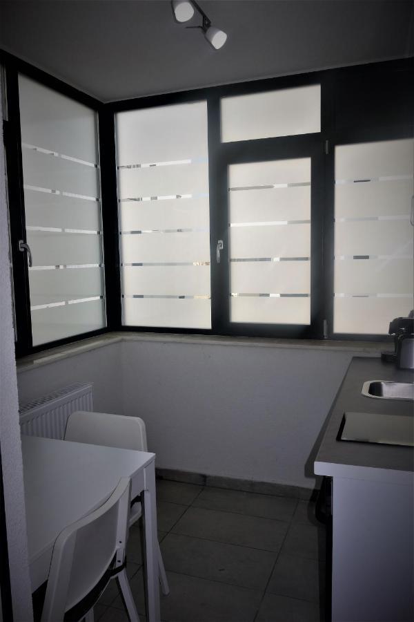 Apartment Piteşti Buitenkant foto